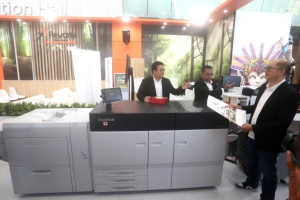 Astra Graphia Luncurkan 3 Model Mesin Printer Produksi Warna Terbaru di SPE 2023