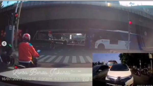 Video Viral Rombongan Moge Terobos Lampu Merah