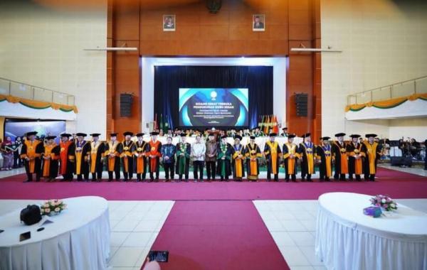 UIN Bandung Kukuhkan 20 Guru Besar, Raih Rekor MURI