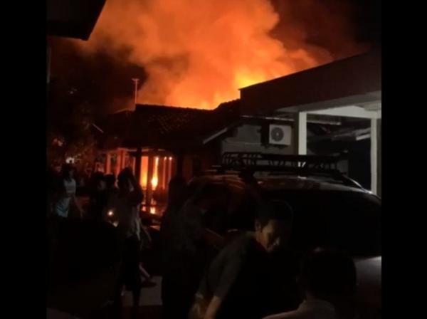 Korsleting Listrik, Dua Rumah di Danyang Purwodadi Terbakar Kerugian Ratusan Juta Rupiah