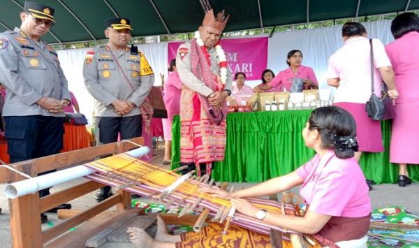 Kunker Perdana ke Polres TTU, Kapolda NTT: Program Polisi Pakai Tas Motif Tenun Bantu Pelaku UMKM