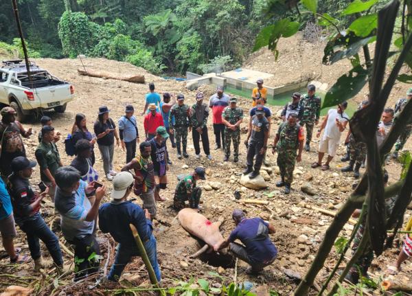 Pangkostrad dan Pangdam Dukung Satgas Pamtas RI-PNG Yonif 132 Bantu Suplai Air di Perbatasan Papua