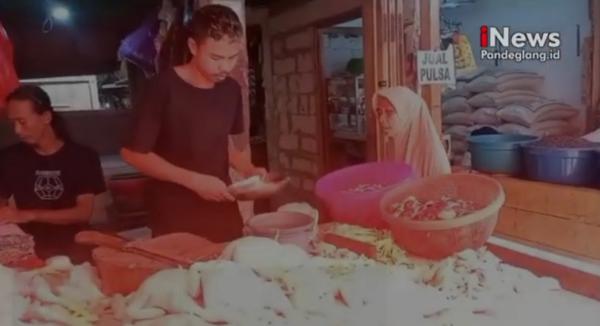 Harga Daging Ayam di Pandeglang Terus Naik, Pedagang Terancam Gulung Tikar