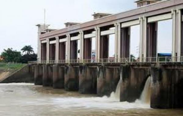 Pasokan Air Bersih Terganggu, Bendungan Pintu Air 10 Sungai Cisadane Tangerang Jebol
