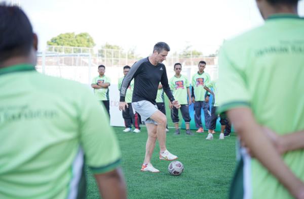50 Madrasah Ibtidaiyah di Kudus Ikuti Pelatihan Sepak Bola, Langsung Dipandu Pelatih Asing
