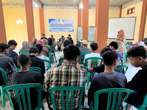 Pengurus Karang Taruna Desa Bate Gelar Pelatihan Jurnalistik dan Publik Speaking