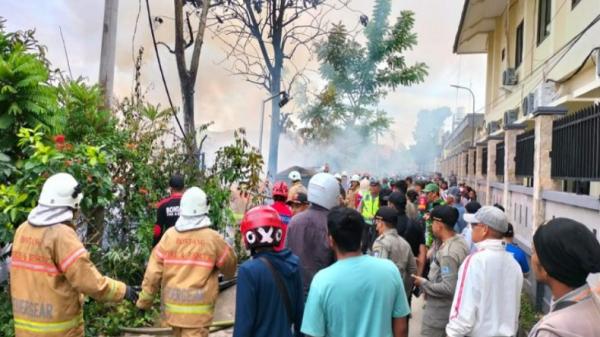 Ditinggal Penghuni Angkut Sampah Warga, Rumah Petugas Kebersihan di Bontang Ludes Terbakar