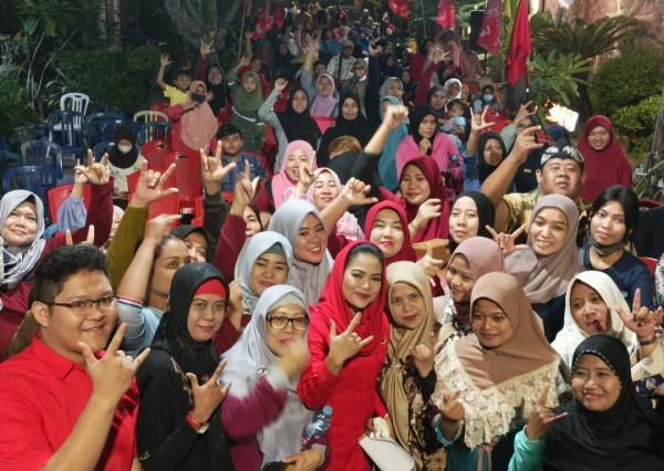 Cucu Bung Karno Salurkan 720 Beasiswa PIP, Warga Minta Ditambah, Ini Jawaban Menohok Puti
