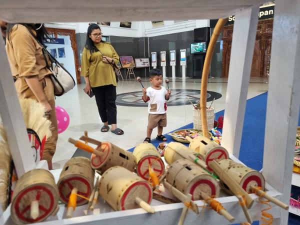 Meriahkan Hari Anak, Daop 6 Yogyakarta Gelar Pameran Mainan Tradisional Di Stasiun