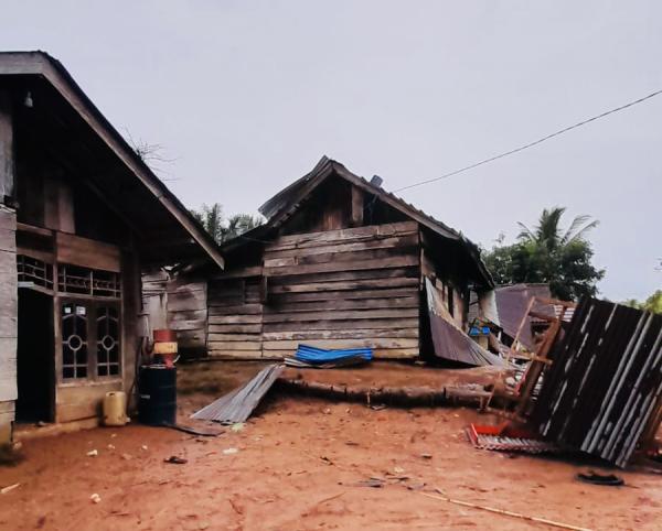Angin Puting Beliung Hantam Sejumlah Rumah di Bengkulu Utara