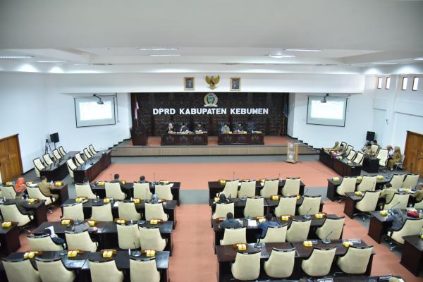 Begini Tanggapan Bupati Kebumen Atas Pengkritisan Raperda oleh DPRD