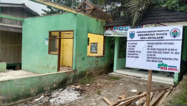 Camat Kecamatan Saketi Apresiasi Bangunan Posyandu DD Tahap I Desa Medalsari