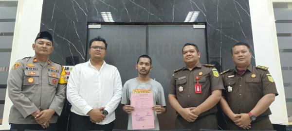 Kejari Surabaya Selesaikan Kasus Pencurian Mie Instan Karena Lapar Lewat RJ