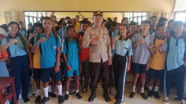 Binmas Polres Maluku Tengah Mangente Kamtibmas di SMA Negeri 23