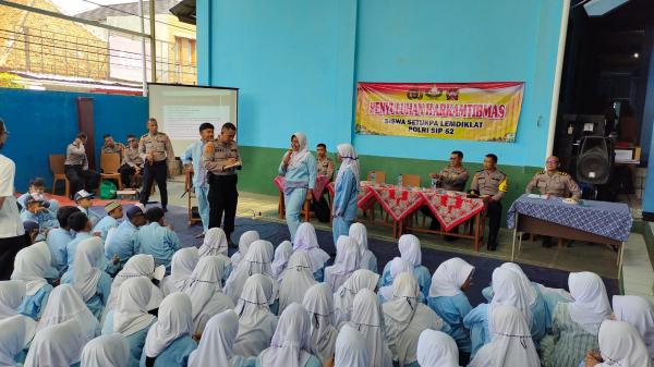Siswa Setukpa Lemdiklat Polri Gelar Penyuluhan Harkamtibmas ke Sekolah di Sukabumi