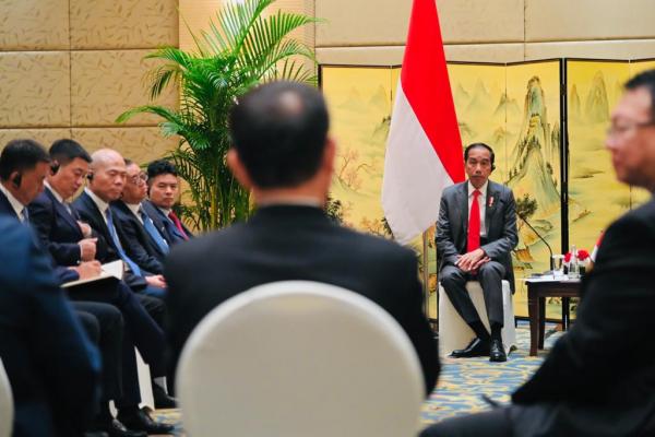 Temui Pengusaha Tiongkok, Presiden Jokowi Kembali Ajak Berinvestasi di Indonesia