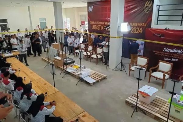 Jelang Pemilu 2024, KPU Lakukan Simulasi Bongkar Muat Logistik Pemilu 2024 di KPUD Bogor