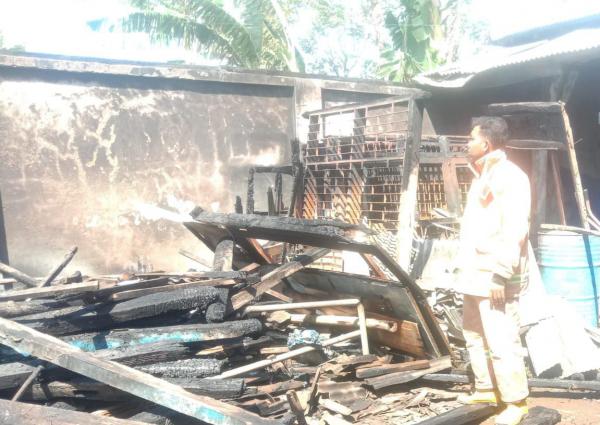 Gudang Penyimpanan Barang di Probolinggo Terbakar, Pemilik Baru Pulang Haji