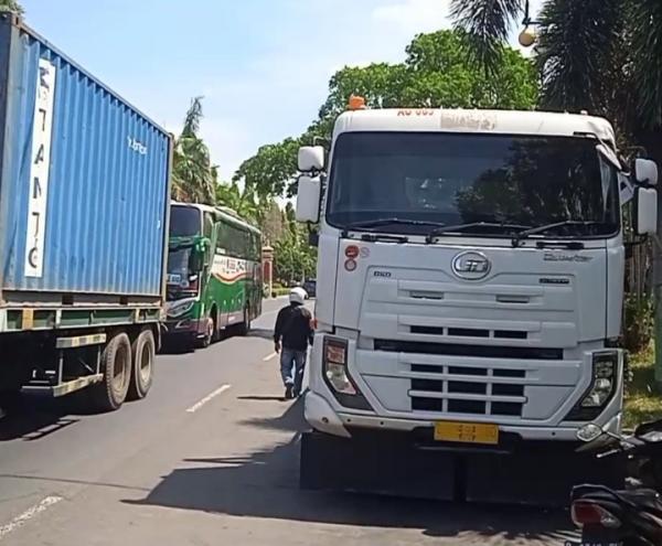 Seorang Pesepeda Tewas Terlindas Truk di Jalur Pantura Situbondo