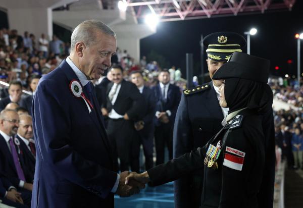 Lulus Pendidikan 2 Tahun di Turki, 3 Anggota Polri Diwisuda Langsung Presiden Erdogan
