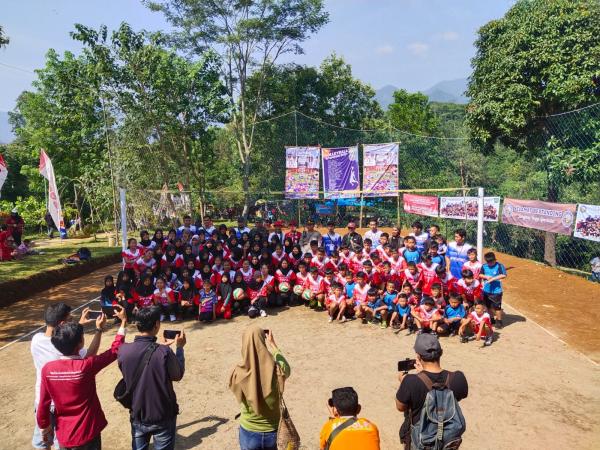 Keseruan Wisata Olahraga Voly di Atas Awan Bukit Pamoyanan Subang