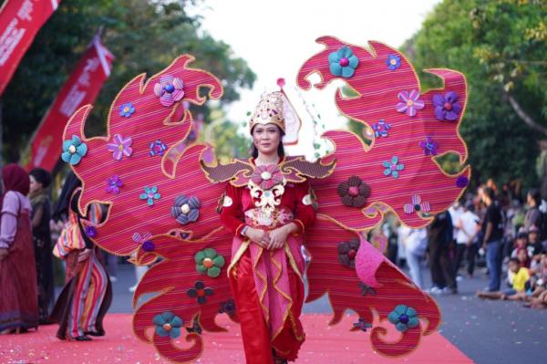 Pagelaran Klaten Lurik Carnival Berlangsung Meriah