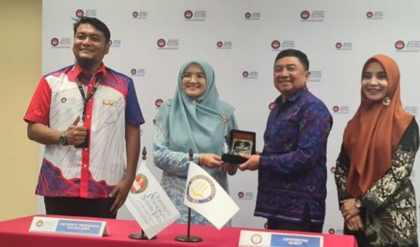 Uniga Lakukan Penandatanganan MoU dengan UPSI Malaysia, Kirimkan Delegasi 20 Mahasiswa