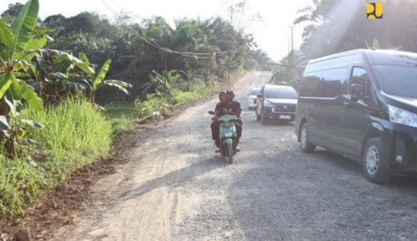 Gelontorkan Rp110,2 Miliar, Kementerian PUPR Perbaiki Jalan Rusak di Daerah Penyangga IKN