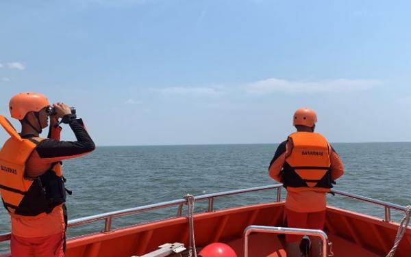 Kapal Tenggelam Dihantam Ombak di Selat Malaka, 11 Orang Hilang