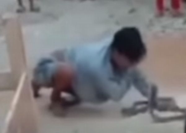 Viral Seorang Pemuda Tewas Dipatuk Ular Kobra Peliharaannya saat Atraksi