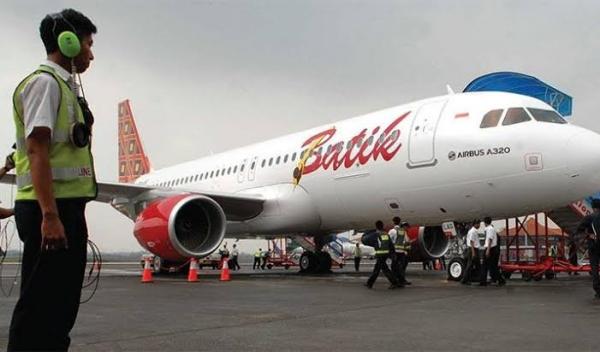 Viral Penumpang Batik Air Nekat Buka Pintu Darurat, AC dan Lampu Mati Setelah Mendarat di Bandara