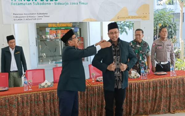 Kutip Sair Iwan Fals, Ini Pesan Bupati Sidoarjo untuk Mahasiswa KKN Unsuri Surabaya