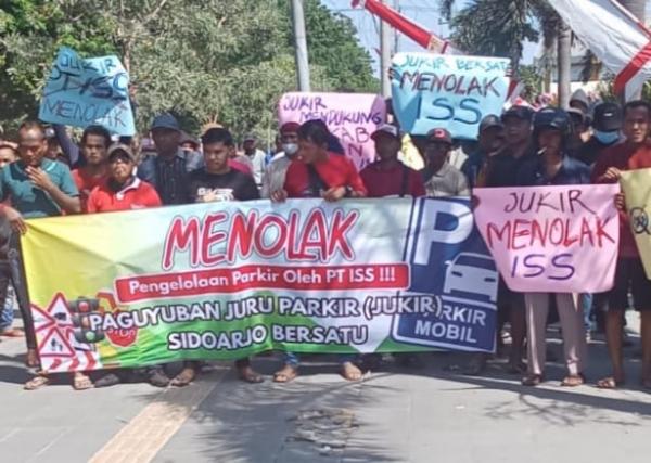 Ratusan Paguyuban Jukir Sidoarjo Datangi PTUN Surabaya, Ini 3 Tuntutannya
