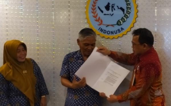Politeknik Indonusa Surakarta Terima SK Transformasi Program Sarjana Terapan dari Kemenristek Dikti