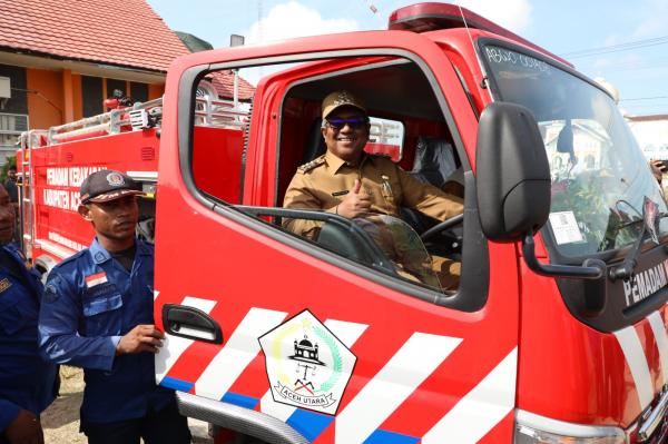 Pj Bupati Aceh Utara Resmikan Operasional Mobil Damkar BPBD