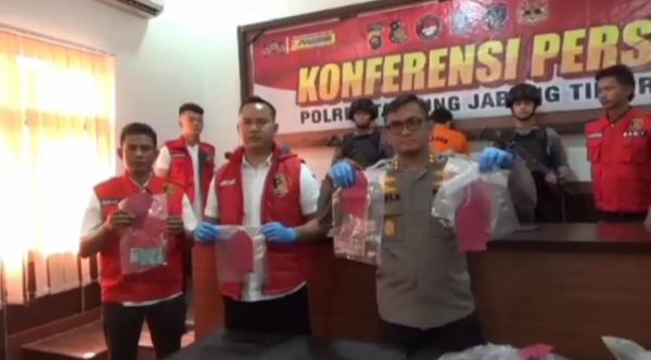 Dorr, Perampok Emas Sadis Tersungkur Diterjang Timah Panas Setelah Buron Sebulan