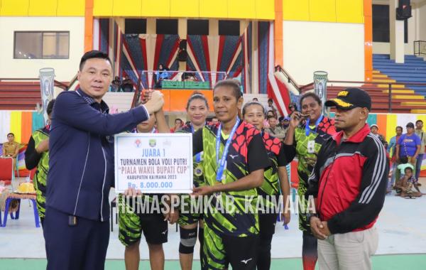 Penutupan Bola Voli Wabup Cup, Hasbullah Furuada Inginkan Para Atlit Untuk Terus Mengasa Mentalitas