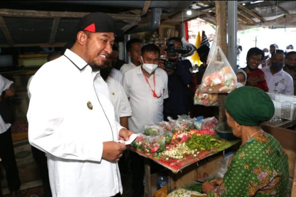 Cak Fauzi Imbau Pabrik Tembakau Gunakan Tikar Lontar Produksi Lokal