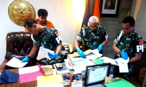 Geledah Kantor Basarnas Puspom TNI-KPK Sita Bukti Transaksi hingga Rekaman CCTV