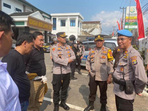 Kapolres Lampung Utara Pimpin Langsung Pengamanan Aksi Damai Aliansi Masyarakat Lampung