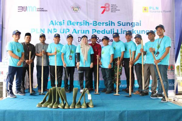 Hari Lingkungan Sedunia dan HUT RI Ke-78, PLN Nusantara Power UP Arun Lakukan Aksi Bersih Sungai