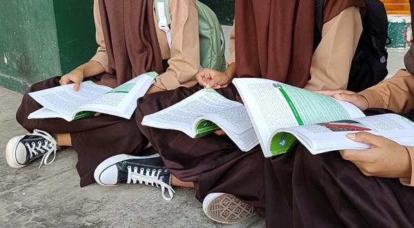 Hari Gini Puluhan Siswa SMP Negeri di Pangandaran Tidak Bisa Membaca? Terlalu