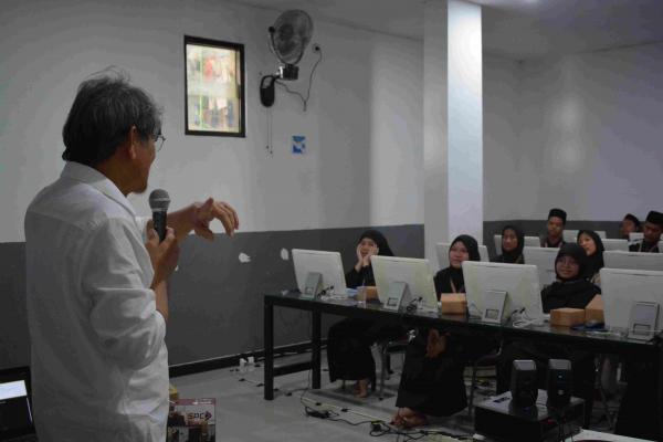 Program Studi Penerbitan PNJ Berbagi Ilmu Menulis kepada Pondok Pesantren Uzlifatil Jannah Tangerang