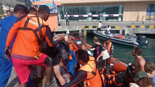 33 WNA dan 4 WNI Selamat saat Kapal KM Duta Samota asal Lombok Kandas di Perairan Pulau Kelor