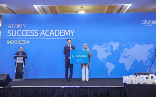 Dukung Pendidikan Pesantren, Atomy Indonesia Salurkan Donasi Rp100 Juta