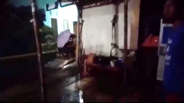 Aneh Tapi Nyata Hujan Deras Hanya Mengguyur 1 Rumah  di Tasikmalaya