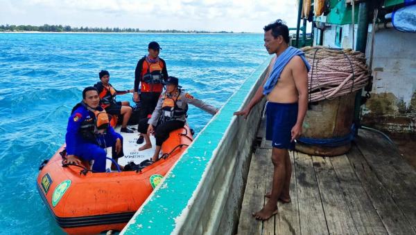 Satuan Polairud Polres Bateng Terus Lakukan Pencarian Kru Kapal yang Hilang di Selat Karimata