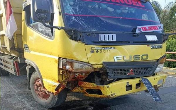 Kecelakaan Maut Truk VS Motor, Kakak Beradik Tewas di Barsel