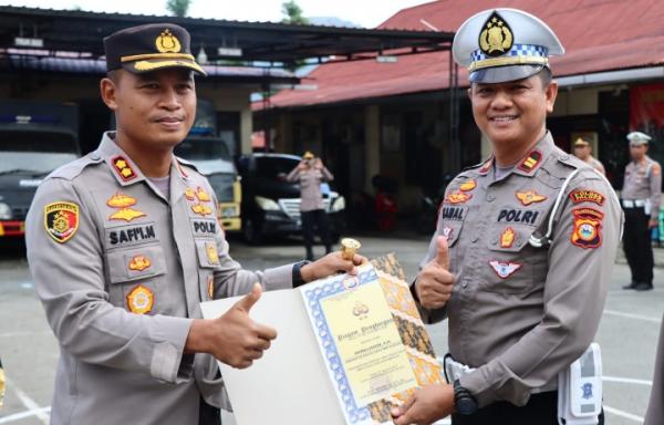 Kanit Regident Samsat Palopo Raih Reward dalam Inovasi Sweeping terbalik