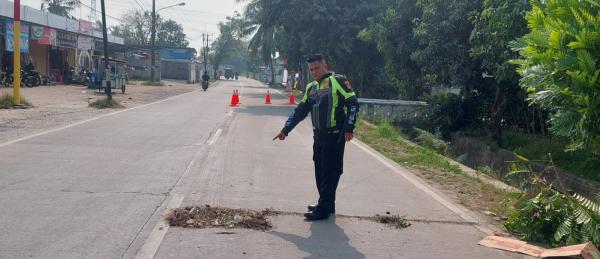 Salip Kendaraan, IRT Tewas Senggol Badan Truk di Kramatwatu Serang